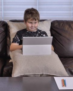 Working-from-the-couch-kid